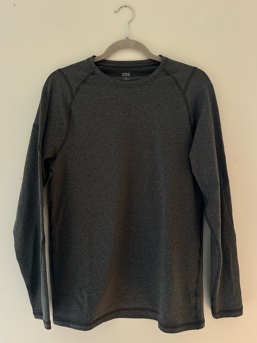 DSG Men’s cold weather fleece lined long sleeve shirt or base layer size larg